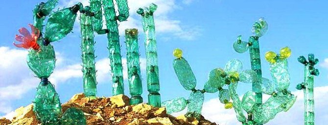 Что можно сделать из пластиковых бутылок для своего сада: 15 вариантов применения