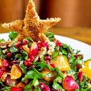 Для настоящих гурманов: 5 салатов, которые сделают Новый Год 2020 сладким