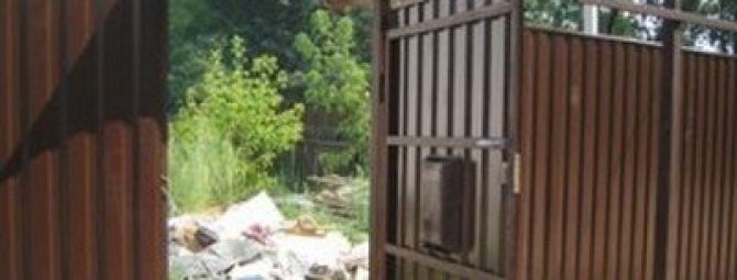 Установка калитки в забор из профнастила: краткий ликбез по технологии монтажа