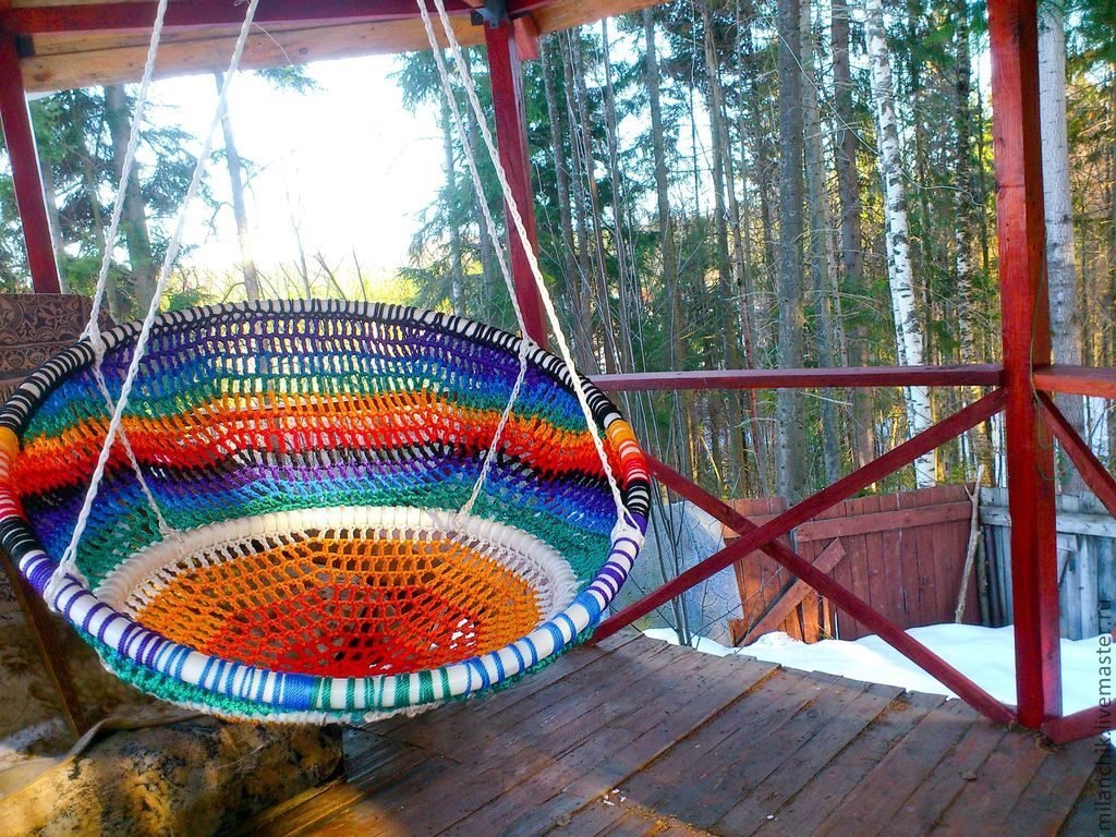 Плетеное кресло из обруча