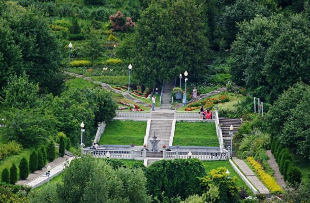 Патриарший сад во Владимире